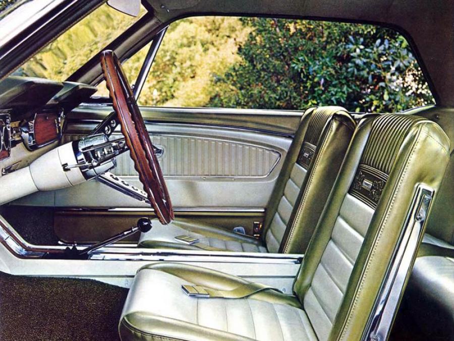 Интерьер Ford Mustang Coupe 1964 года  (фото 9 из 19)